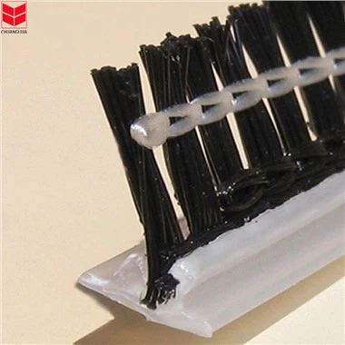 테라스용 방충망 문에 사용하는 방충망의 독특한 특징은 무엇인가요?